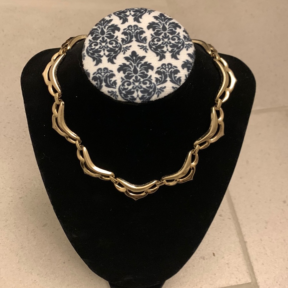 Vintage collar necklace gold tone